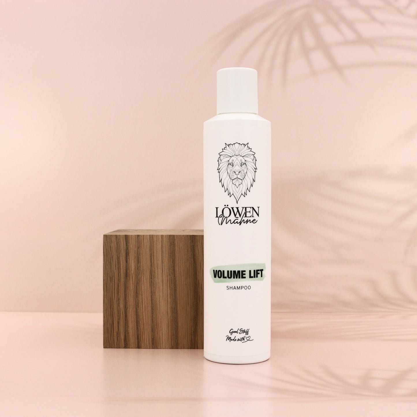 Löwenmähne Produkt Foto Volume Lift Shampoo Hintergrund Palmen