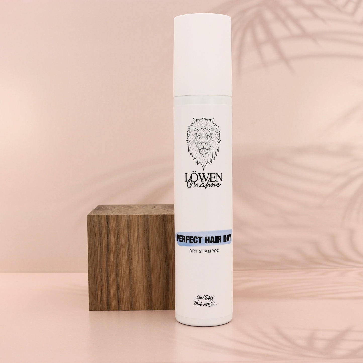 Löwenmähne Produkt Foto Perfect Hair Day Dry Shmapoo Hintergrund Palmen