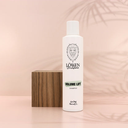 Löwenmähne Produkt Foto Volume Lift Shampoo Hintergrund Palmen